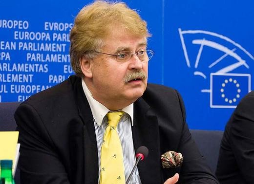 Unión Europea presiona Ucrania por uso de la fuerza contra manifestantes
