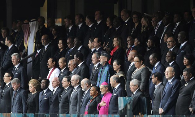 Sudafricanos y amigos del mundo se despiden de Mandela