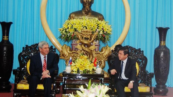 Rusia y localidades vietnamitas impulsan cooperación 