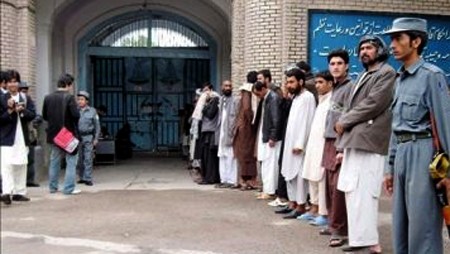 Afganistán defiende plan de liberación de presos