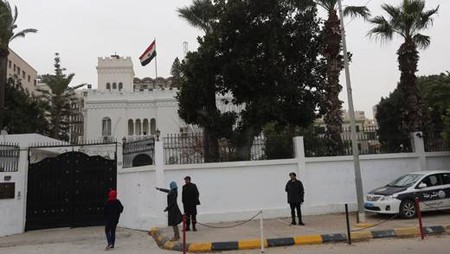 Egipto evacúa a su personal diplomático de Libia