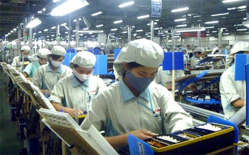 Optimista empresariado vietnamita con el entorno comercial nacional en 2014