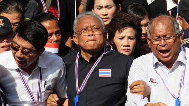 Ratifica Tribunal tailandés orden de arresto de opositores