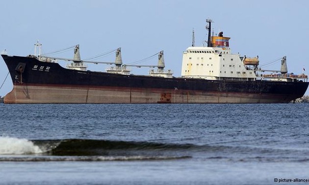 Liberan barco norcoreano retenidos con armas en Panamá