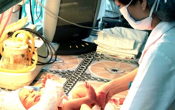Ayuda japonesa para salud de madres e infantes en Dien Bien