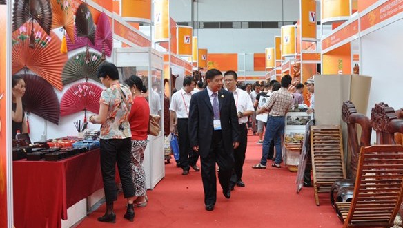Sigue aumentando ritmo de intercambio comercial Vietnam – China en 2014