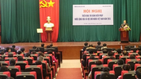Promueven despliegue de Constitución 2013 en Universidad de Derecho de Hanoi