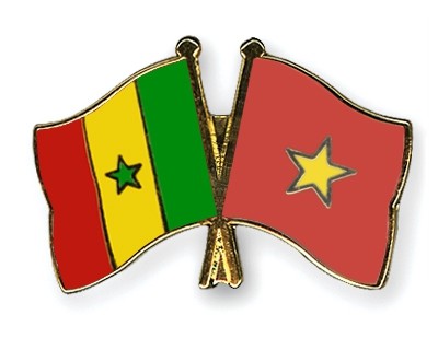 Embajador vietnamita en Argelia se reúne con dirigentes de Senegal