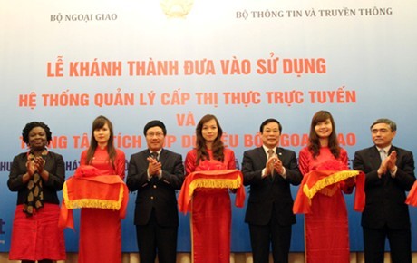 Inauguran primer sistema de gestión y concesión de visados en línea en Vietnam
