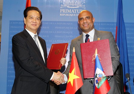 Vietnam y Haití coinciden en estrechar colaboración multifacética bilateral