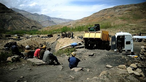 Comunidad internacional apoya a Afganistán en superación de secuelas del deslizamiento de tierras
