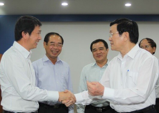 Presidente vietnamita se reúne con empresarios extranjeros en Binh Duong