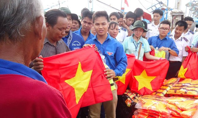 Cultivan entre jóvenes vietnamitas el amor hacia el mar e islas