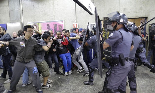 Dilma Rousseff: La huelga de metro de Sao Paulo amenaza Copa Mundial 2014