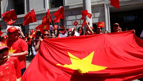 Comunidad de vietnamitas en ultramar aportan 100 mil dólares a la defensa nacional en Mar Oriental