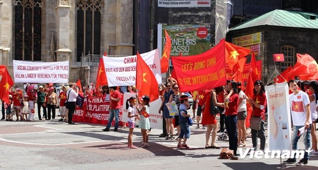 Vietnamitas en Austria marchan para protestar provocaciones chinas en Mar Oriental