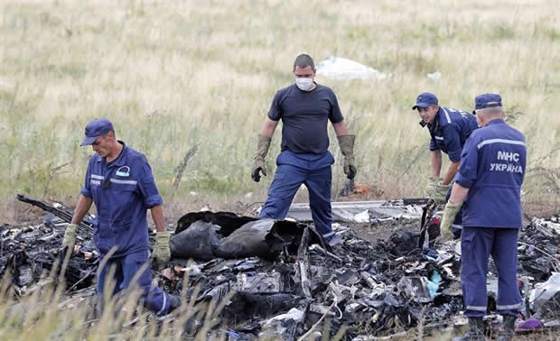 Trasladan a Donetsk cuerpos localizados en el desastre del vuelo MH 17 