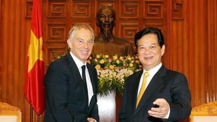 Recibe premier Nguyen Tan Dung al ex primer ministro británico Tony Blair