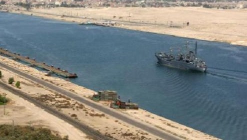 Egipto planea construir nuevo canal a lo largo del Suez