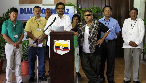 En lenta marcha negociaciones entre el gobierno colombiano y las guerrillas