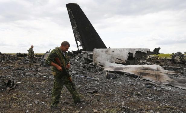 El vuelo MH17 fue perforado por proyectiles 