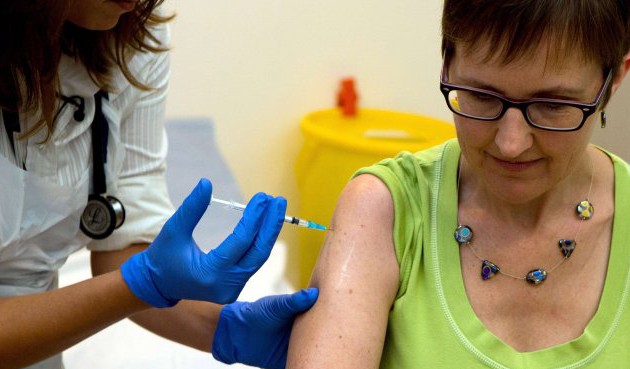 Prueba Reino Unido vacuna contra el Ébola en humanos 
