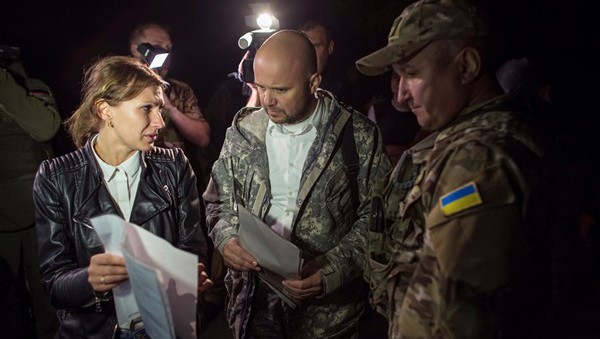 Gobierno de Ucrania y opositores continúan con el canje de prisioneros