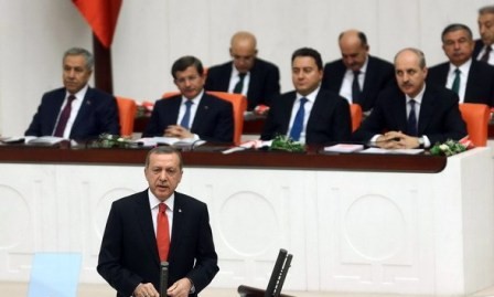 Presidente turco pide una ofensiva terrestre contra Estado Islámico  