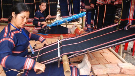 Mejora subsistencia para mujeres étnicas con oficio tradicional de tejido
