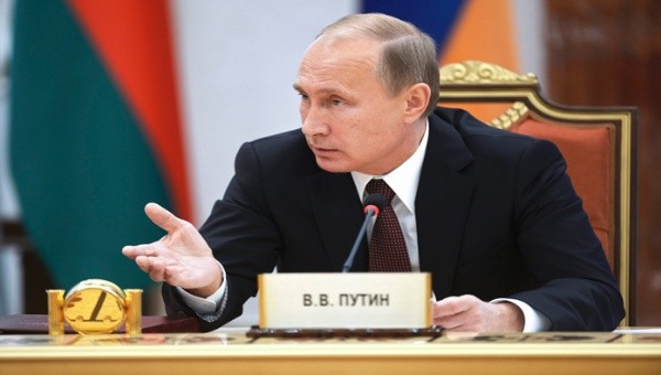 Putin considera absurdo e inviable el intento de aislar a Rusia