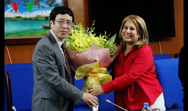Afirman rol activo de la prensa en reforzamiento de relaciones Vietnam - Cuba 