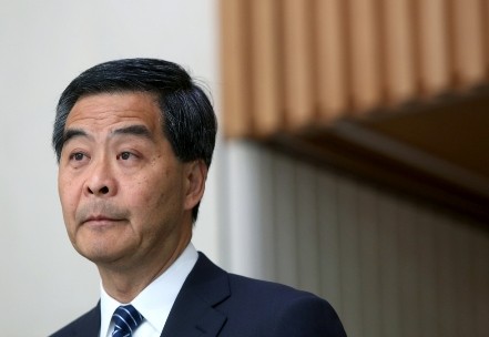 Llama jefe ejecutivo de Hong Kong suspender actos protestantes