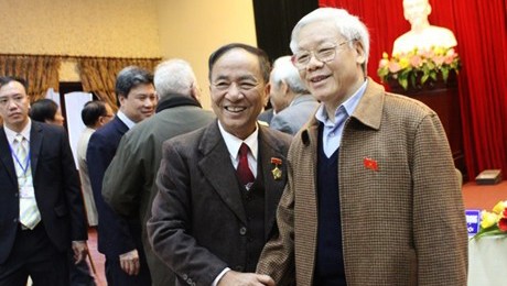 Líder partidista contacta con electores de Hanói