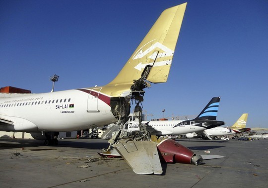 Unión Europea incluye a todas aerolíneas libias en lista de prohibición de vuelos