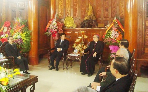 Felicitan a comunidad cristiana en Vietnam en ocasión de Navidad 2014