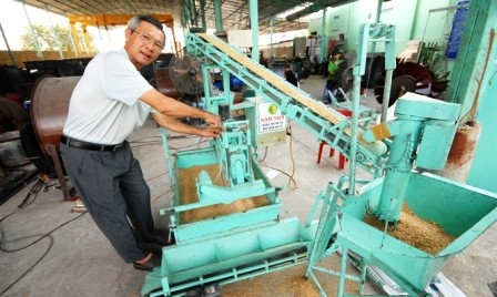 Nam Nha, inventor de secador de arroz