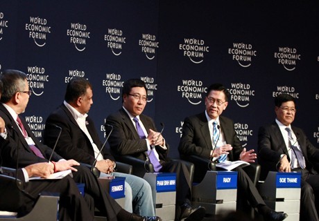 Vice premier vietnamita concluyó  participación en  Foro Económico Mundial 