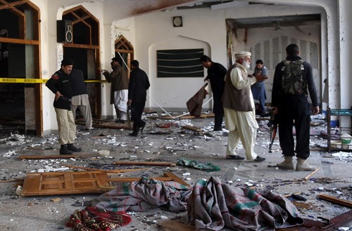 Pakistán: Ataque con bomba contra mezquita chiíta deja 19 muertos