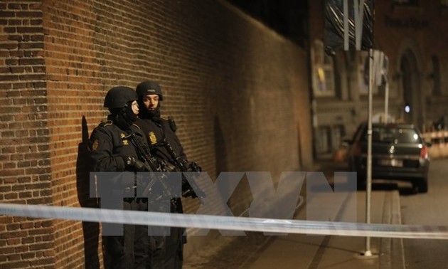Corte danesa acusa a dos sujetos relacionados al tiroteo en Copenhague