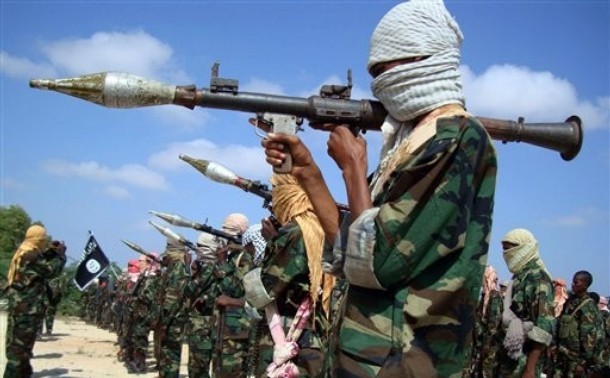 Somalia: Se responsabilizan rebeldes de Al-Shabaab con ataque contra sede presidencial  