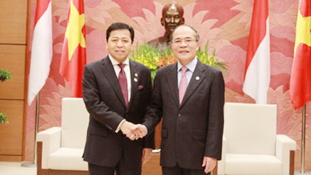 Presidente del Legislativo de Vietnam recibe a dirigentes parlamentarios de Laos, Indonesia y Sudán