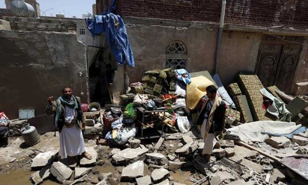 Bombardeo sobre fábrica de productos lácteos en Yemen deja 37 muertos 