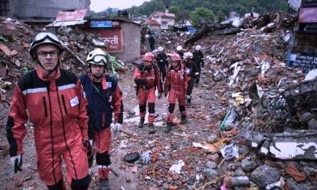Aceleran rescate de ciudadanos vietnamitas en Nepal tras el terremoto