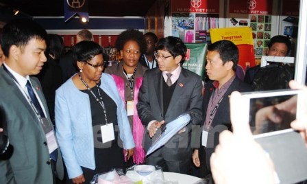 Participan empresas vietnamitas en Feria SAITEX- Sudáfrica 2015