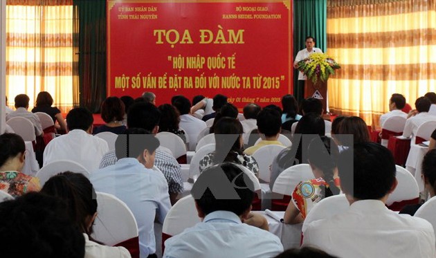 Conversatorio sobre la integración internacional y cuestiones planteadas para Vietnam