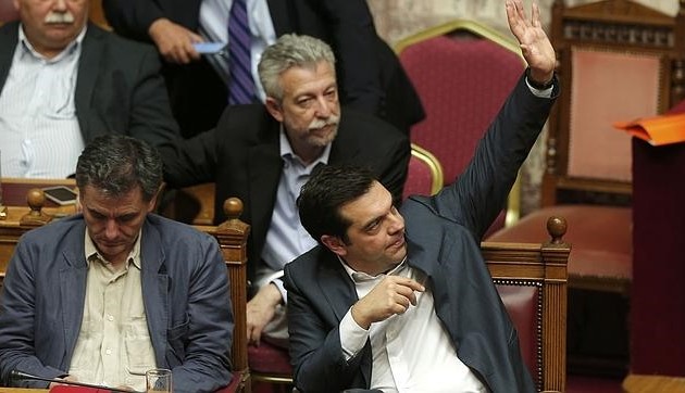 Parlamento griego aprueba plan de recortes y reformas de Tsipras