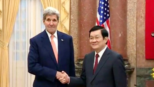 Recibe presidente de Vietnam a secretario de Estado norteamericano