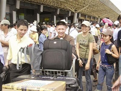 Vietnamitas en ultramar regresan al país en ocasión de Día de la Independencia