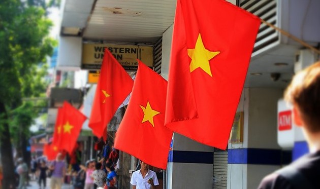Hanoi se viste de fiesta: rojarojita