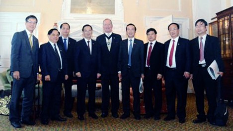 Vietnam y Reino Unido impulsan cooperación financiera